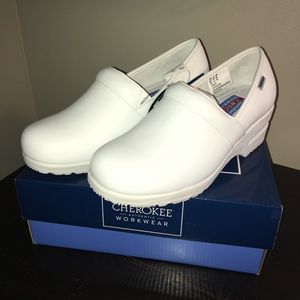 Cherokee Harmony Nurse Clogs